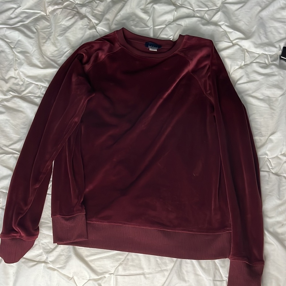 Basic Edition size S sweater. Feels like velvet